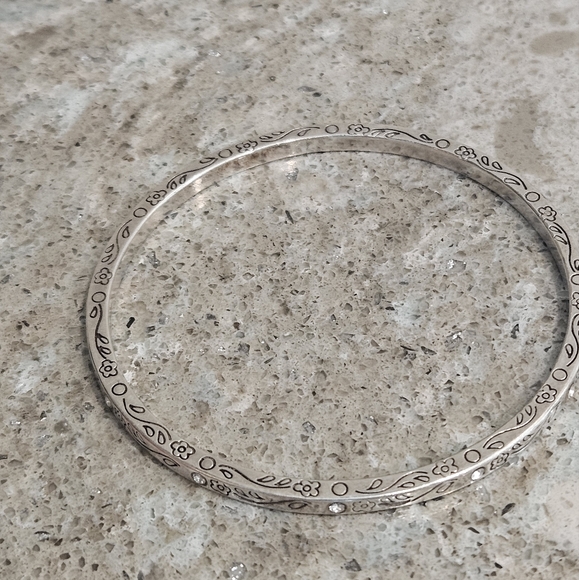 Brighton Heart in a Circle Scrolled Crystals Bangle Bracelet - Picture 5 of 6